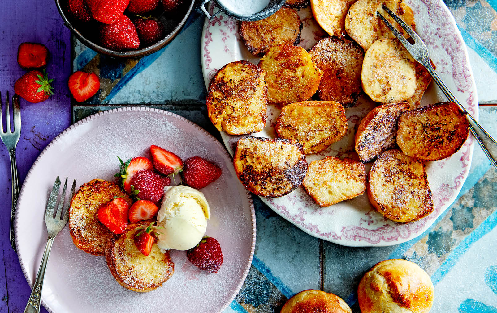Thumbnail video Pain perdu van aardappelbroodjes met roomijs en aardbeien