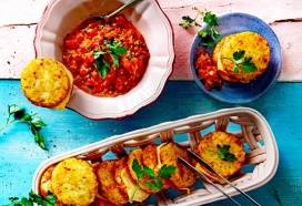 Bikini-rösti's met sriracha-salsa