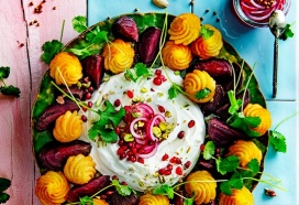 Geitenkaasdip met geroosterde biet en duchesses