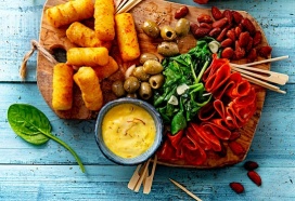 Tapasplank met kroketjes