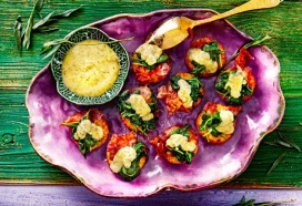 Loaded röstirondjes met spinazie, bacon en bearnaisesaus