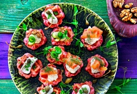 Bietwafeltjes met zalm, truffel of geitenkaas