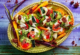 Wasabi-röstirondjes met groentepickles en pecan