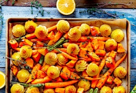 Traybake met duchesses en gelakte groenten